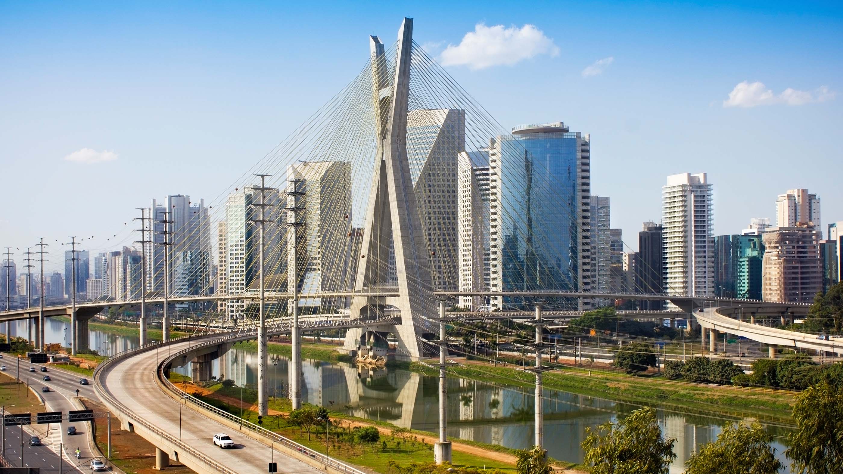 Imagem da cidade de São Paulo. Veja como Vivo Empresas  ajudará governo de SP. 