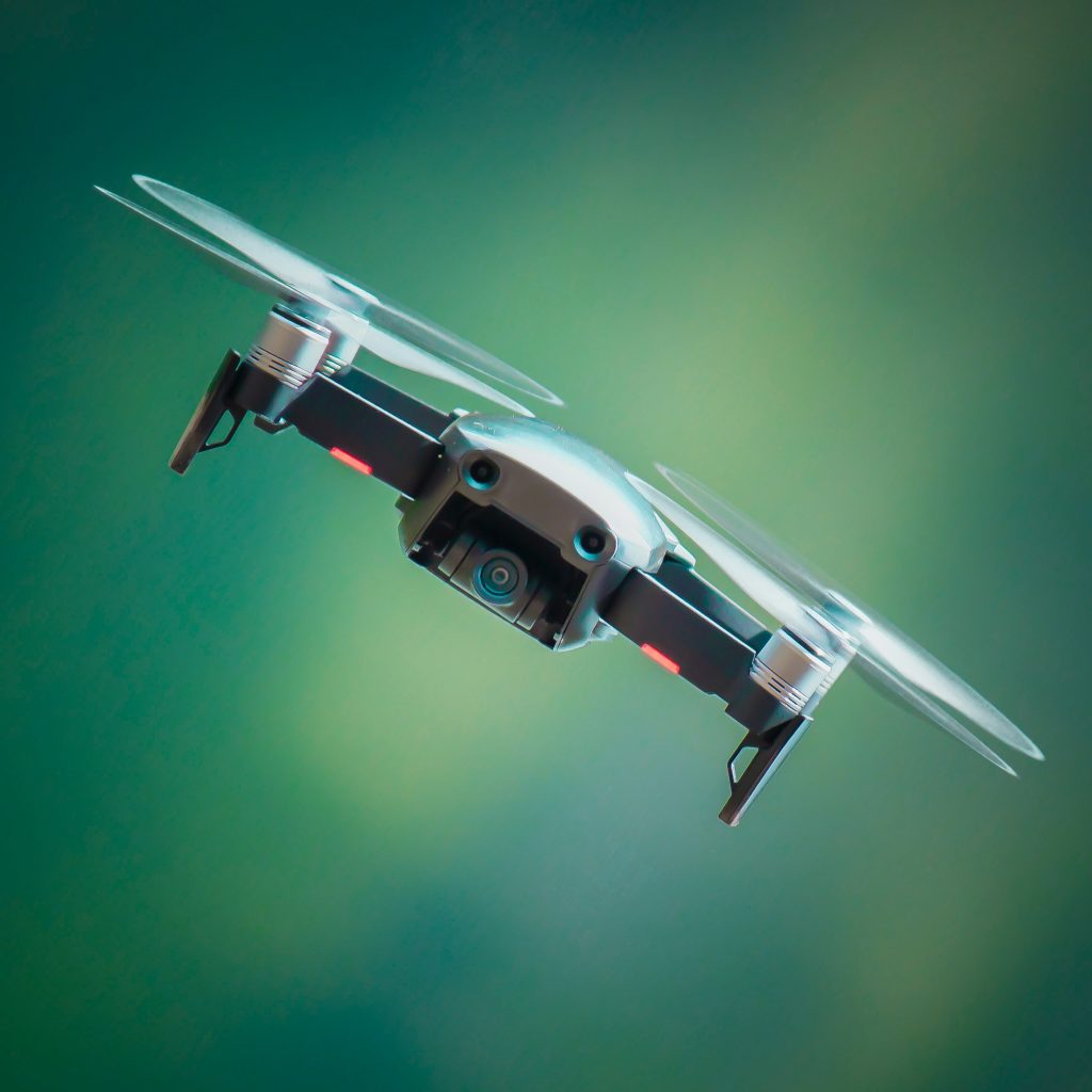 Drones são cada vez mais usados no campo