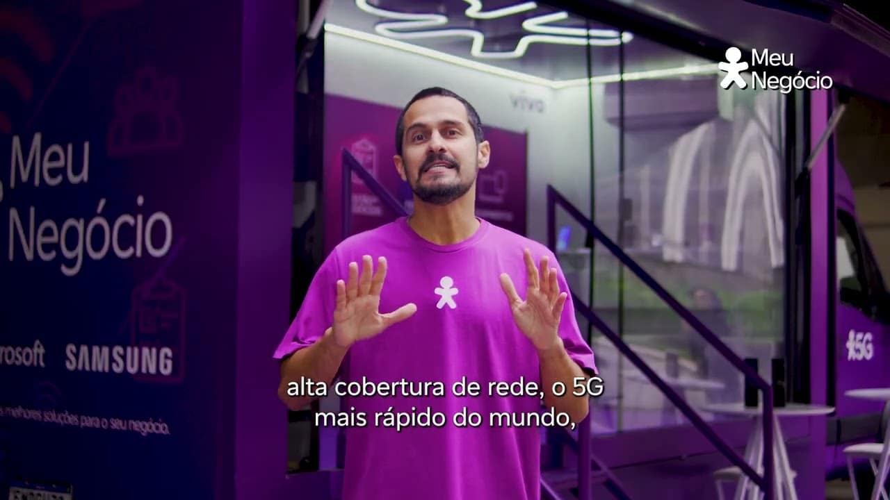 Minha empresa vai disponibilizar celulares corporativos. Consigo contratar todos os planos em uma só conta?